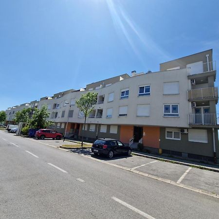 Apartment Rose Sesvete Ngoại thất bức ảnh