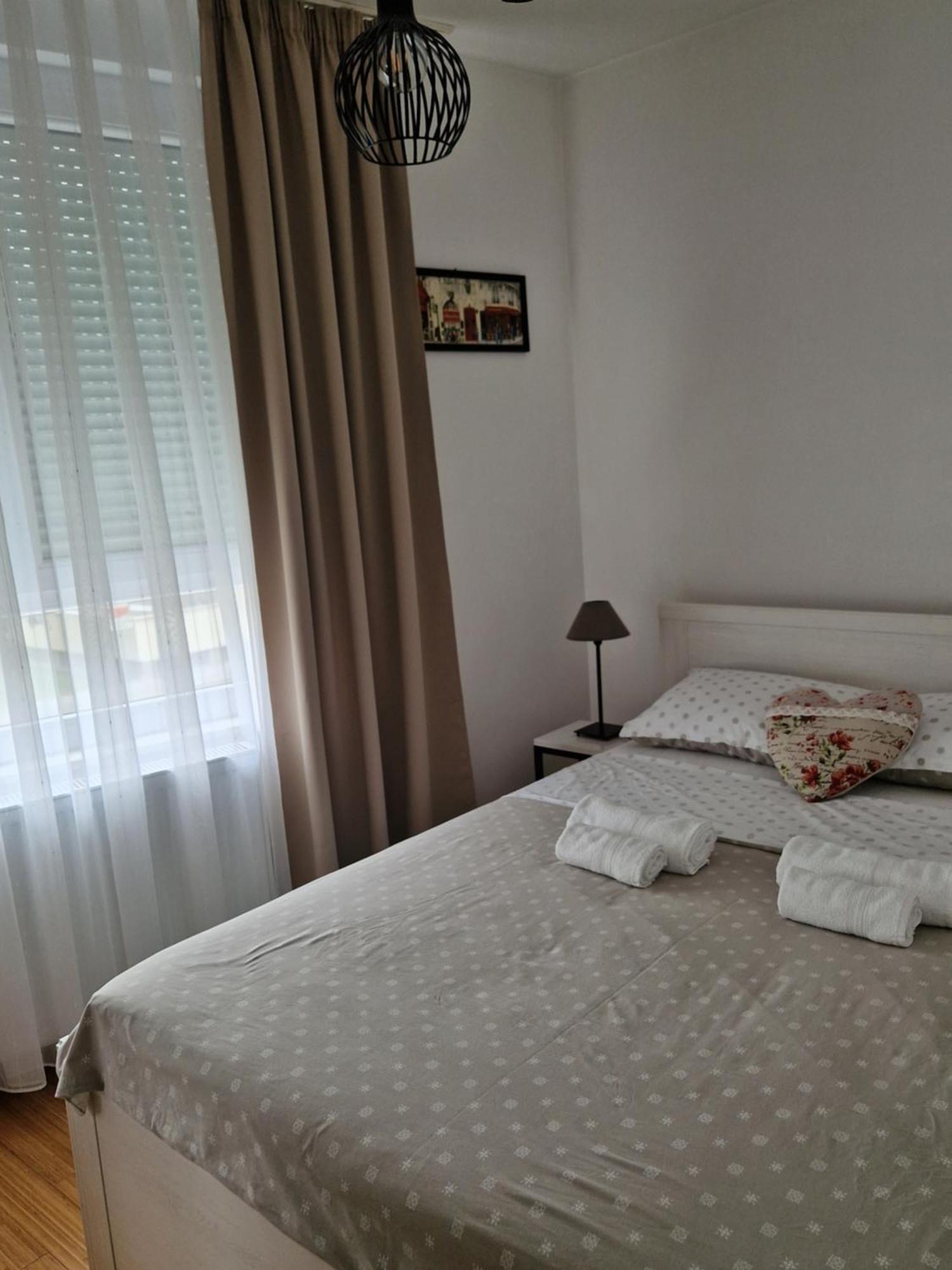 Apartment Rose Sesvete Ngoại thất bức ảnh
